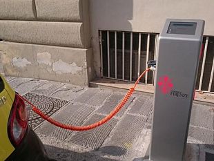 punti-ricarica-per-auto-e-biciclette-elettriche-rapporto-di-legambiente-e-motus-e