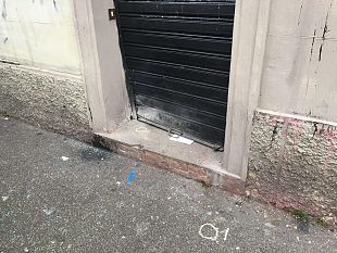 bomba-carta-esplosa-davanti-alla-libreria-il-bargello