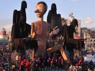 viareggio-gonfiata-e-creativa-in-toscana-carnevale-review