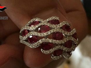 gioielli-in-oro-recuperati-dai-carabinieri