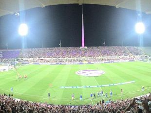 illuminazione-viola-per-i-90-anni-della-fiorentina