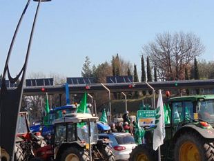 proteste-agricoltori-assotir-trattori-e-camion-mondi-vicini