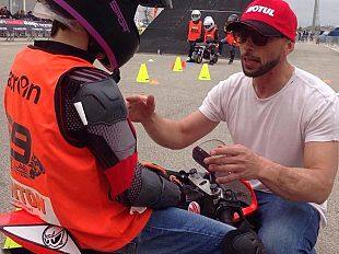 pasquetta-a-scuola-di-moto