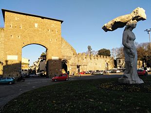 porta-romana-minorenne-alla-guida-di-un-suv-bmw-rubato