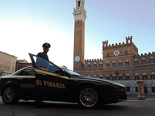 scandalo-badanti-e-colf-in-toscana-oltre-un-milione-di-euro-nascosti-al-fisco