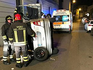 incidente-in-via-di-ripoli-auto-ribaltata-e-sequestrata