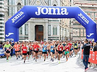 50-guarda-firenze-un-compleanno-speciale-con-1500-persone-nel-centro