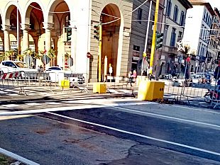 fa-un-incidente-e-non-si-ferma-chi-guidava-quel-taxi