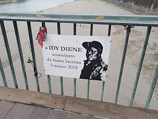 ponte-vespucci-che-fine-ha-fatto-la-targa-per-idy-diene