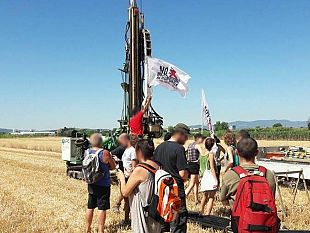 blitz-contro-la-nuova-pista-aeroporto-nella-piana-di-firenze