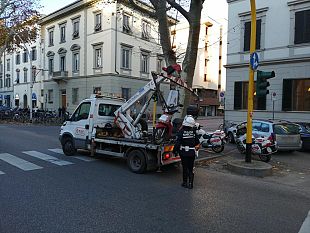 furbetti-della-sosta-polizia-municipale-in-azione-in-centro
