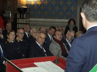 conferito-al-capo-della-polizia-il-fiorino-doro