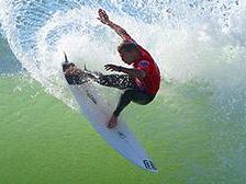 b201241905-protagonista-alessandro-ponzanelli-campione-italiano-di-surf