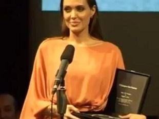 b210081908-sesto-fiorentino-la-settimana-della-pace-apre-con-il-film-di-angelina-joilie