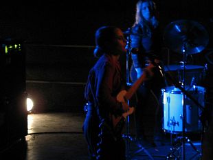 b110231545-anna-calvi-esalta-il-viper-theatre