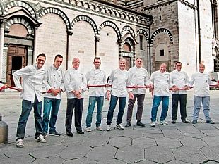 b310291606-a-prato-genio-e-passione-di-pasticceri-e-biscottieri