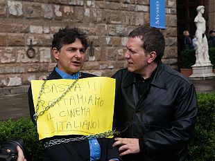 b305171747-show-di-paci-sotto-palazzo-vecchio-per-il-film-una-vita-da-sogno