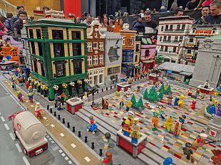 torna-a-firenze-il-festival-dedicato-al-mondo-dei-mattoncini