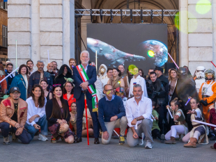 pisa-invasa-dai-personaggi-di-guerre-stellari