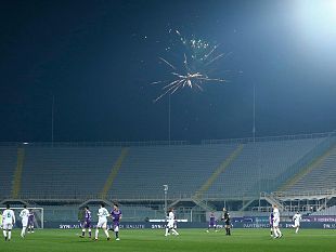 i-fuochi-dartificio-dei-tifosi-commuovono-rocco