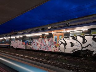 treno-seminuovo-vandalizzato-a-firenze