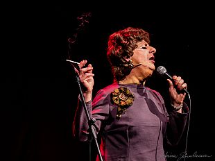 le-mille-e-una-bruna-al-teatro-di-rifredi