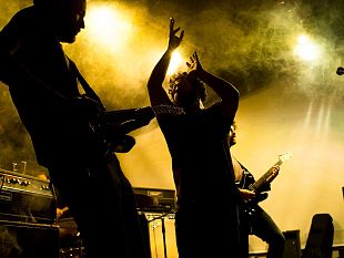 sul-palco-del-glue-firenze-il-punk-degli-zambra