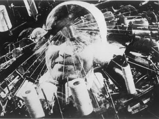 b401131838-l-uomo-con-la-macchina-da-presa-ad-odeon