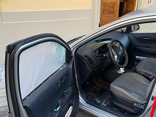 macchine-con-vetri-spaccati-in-zona-porta-al-prato-allarme