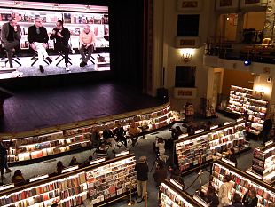 alia-uno-spot-con-carlo-conti-per-il-decoro-urbano