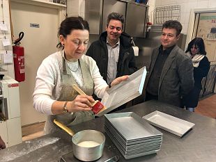 la-vicesindaca-giachi-pasticciera-per-un-giorno