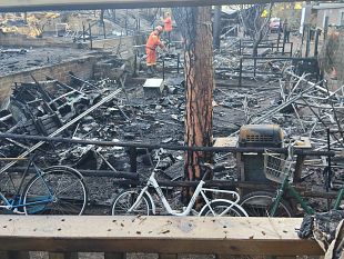 incendio-al-campeggio-le-foto