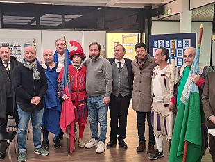 torna-in-piazza-santa-croce-la-partita-dellassedio