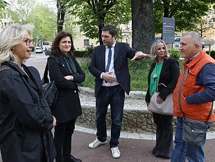 piazza-pier-vettori-rinasce-grazie-ai-negozianti