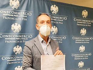 pisa-sanzioni-anti-covid-ai-commercianti-pieragnoli-mostra-la-multa