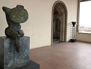 il-guerriero-con-scudo-di-henry-moore-in-palazzo-vecchio-per-sempre