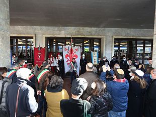 quel-binario-16-e-ancora-intriso-di-lacrime