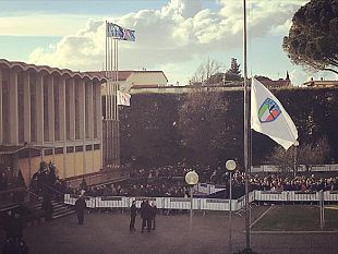 firenze-rende-omaggio-al-capitano-viola-davide-astori