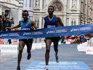 firenze-marathon-2017-arrivo-in-volata-tra-pioggia-e-freddo