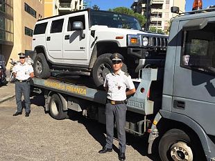 smaltimento-dei-rifiuti-sequestri-di-lusso-a-firenze