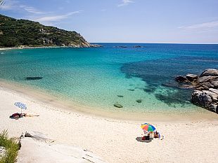 le-spiagge-dellisola-delba-si-confermano-al-top-delle-classifiche