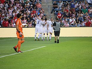 viola-esordio-vincente-nellicc-2-1-al-chivas