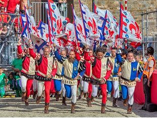 sbandieratori-il-trofeo-marzocco-sara-spettacolo