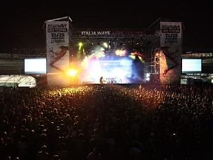 b207031813-arezzo-wave-2012-tutto-pronto