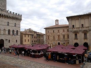 b112061913-artour-l-artigianato-artistico-di-qualita-sbarca-in-piazza-santa-maria-novella