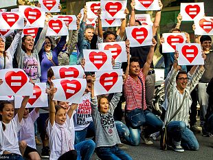 giornata-internazionale-contro-lomofobia-la-bifobia-e-la-transfobia