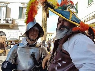 a-primavera-fioriscono-i-mercatini-in-citta