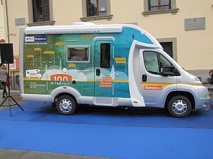 bcc-pontassieve-inaugurato-il-bancabus-la-prima-esperienza-di-banca-itinerante-in-italia