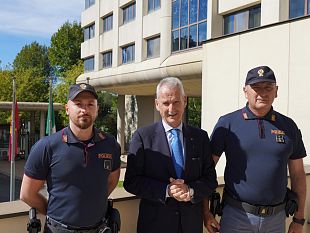 salvarono-uomo-in-mare