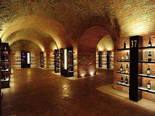 lenoteca-italiana-si-riprende-gli-spazi-sotterranei-della-fortezza